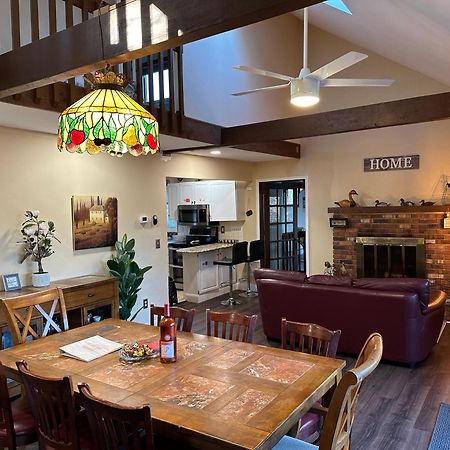 Wow!! Ultimate Pocono Retreat, Hot Tub, Game Room, Deck, Lakes, Skiing, Pools Long Pond Bagian luar foto