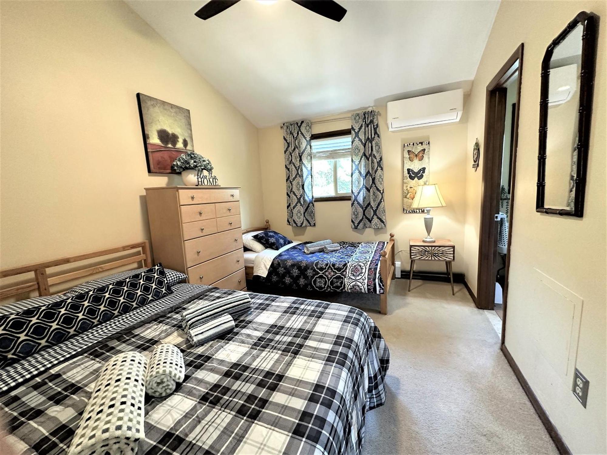 Wow!! Ultimate Pocono Retreat, Hot Tub, Game Room, Deck, Lakes, Skiing, Pools Long Pond Bagian luar foto